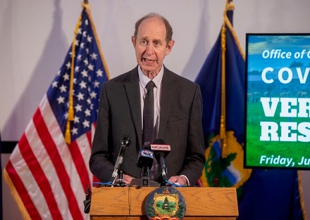 Dr. Levine at podium